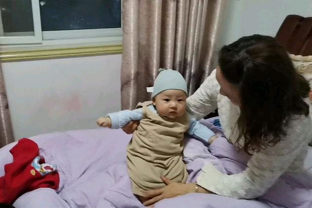 超级宝妈：宝宝每天应该睡多久？晚上几点睡觉才正常？答案你可能想不到