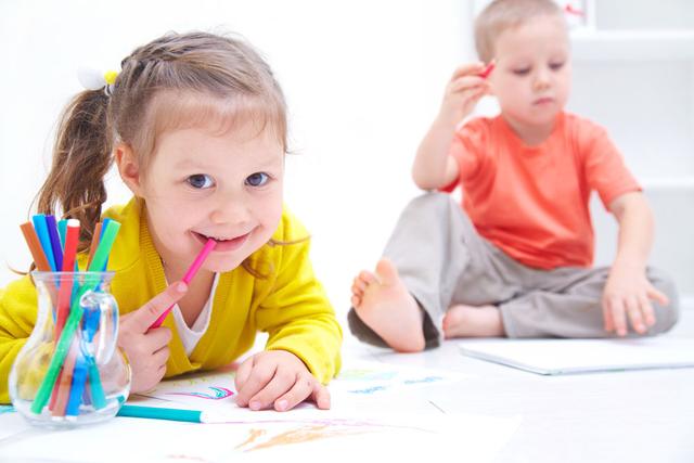 【你的育儿经】孩子回家有这3种表现，多半是在幼儿园“受委屈了”，家长要重视