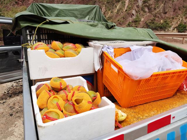 [世界那么大]广州夫妻自驾西藏DAY5，走最烂的川藏线看最美的风景，这里叫芒康