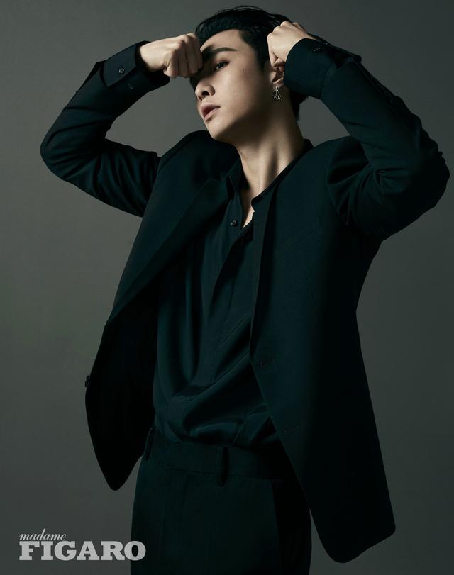 张艺兴杂志大片 演绎别样质感新华网客户端