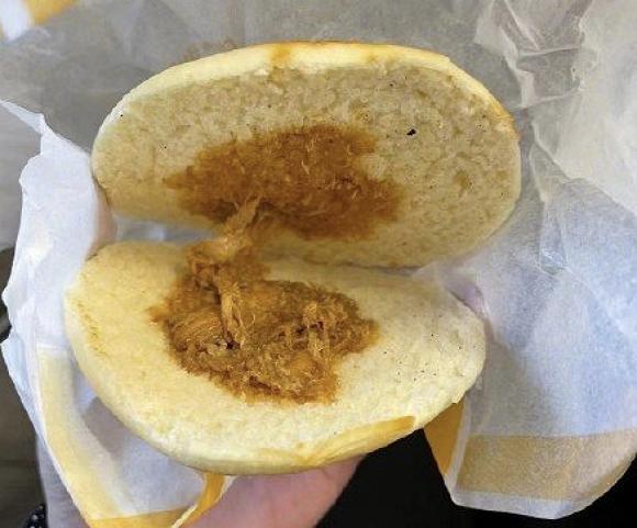 麦当劳肉夹馍被吐槽，商品宣传图和实物能差多远？