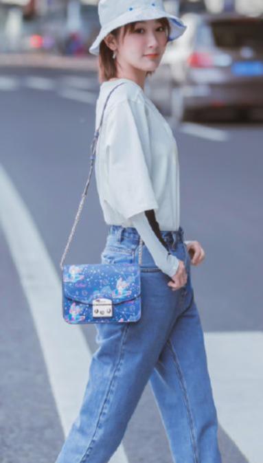 蠢萌小萝莉|杨紫最新海边照传遍全网，“荔枝眼”被万人夸