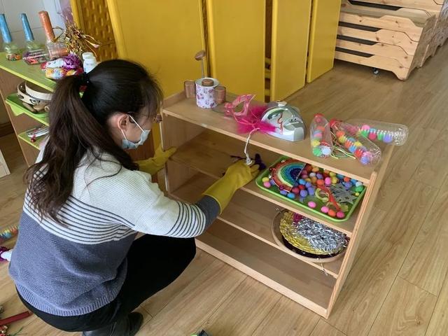 #你的育儿经#严格防控 筑牢病毒隔断屏障—县同和幼儿园全力做好疫情防控开学前消毒工作