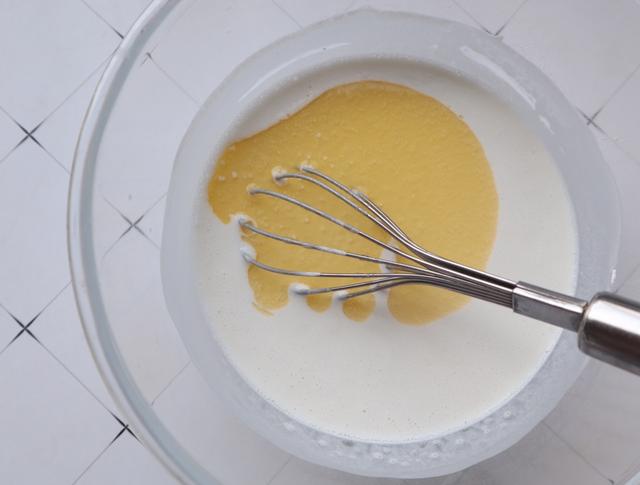 蜜红豆糯米糕，晶莹剔透，口感软糯香甜，在家也能轻松做，太香了