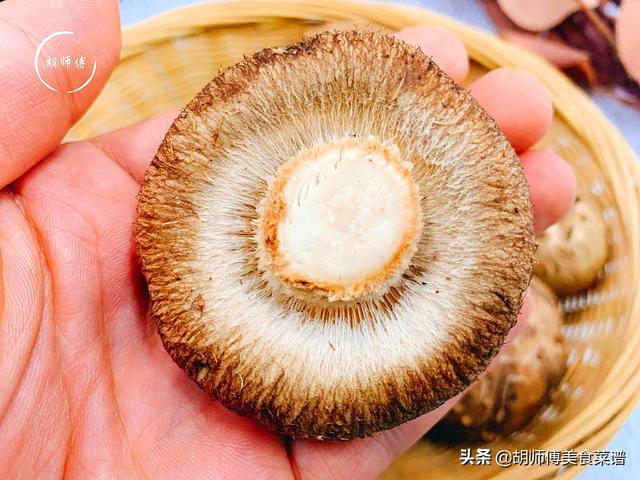 明天小雪，别忘了吃3白、3黑，少食3样，助家人顺利度过寒冬