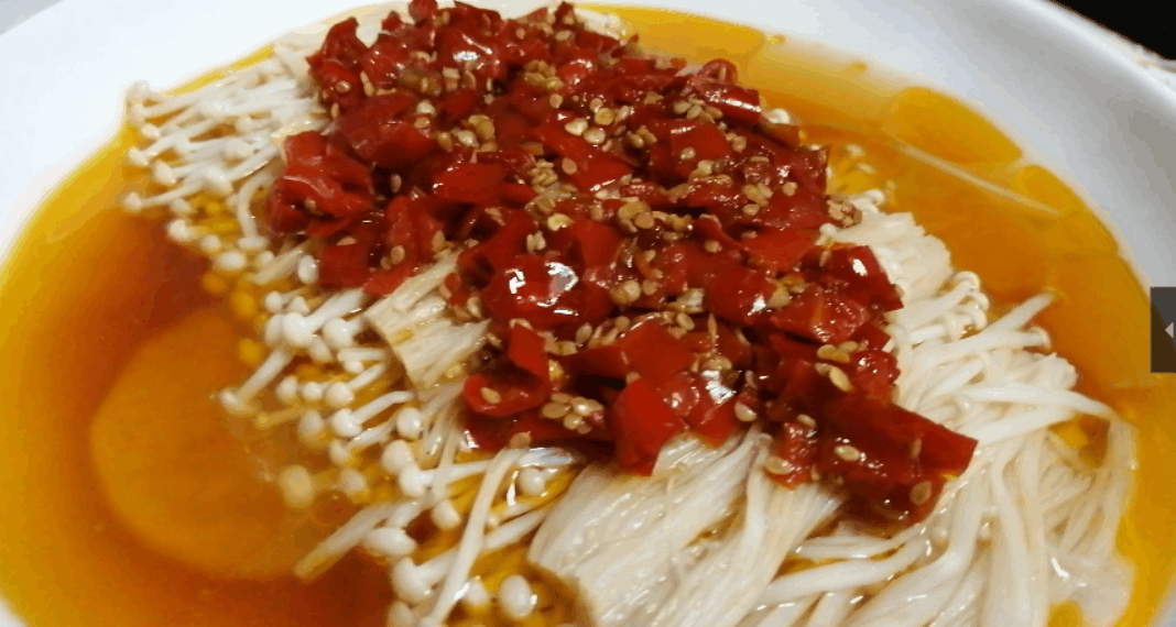 金针菇简单吃法，搭配一种酱料，秒变美味下饭菜