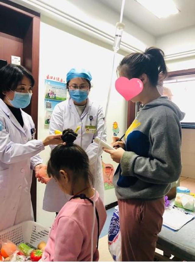 #超级宝妈#5岁小伢儿每天喊口渴,一口气能喝一整瓶矿泉水!孩子出现这些症状可能是得了糖尿病