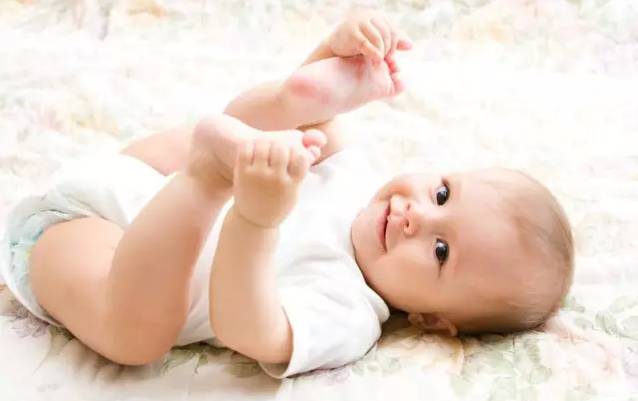 「暖先生格调」怎样能让宝宝的腿型好看呢？妈妈们快收藏！
