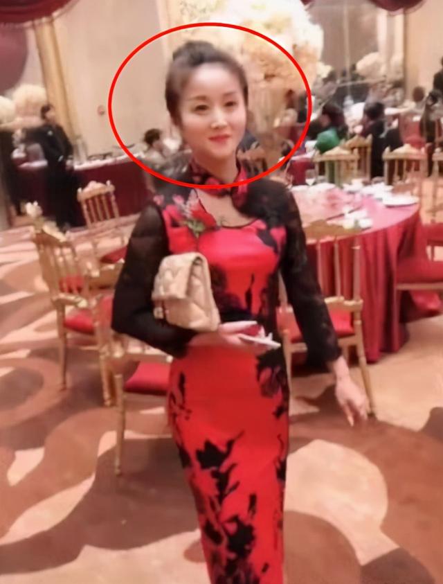 幼儿园“超萌伴娘伴郎团”火了，婚宴上大抢风头，新娘：谁是主角