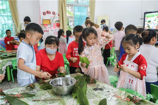 家有儿女|独山县第四幼儿园：快乐童年 我们一起过端午！