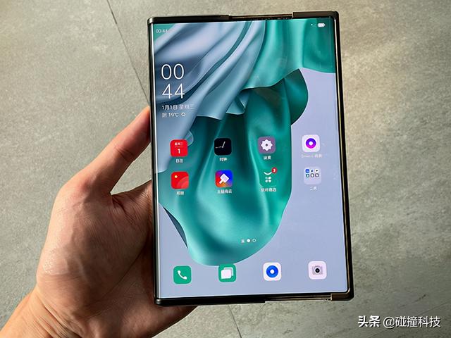 无级OLED、可伸缩，OPPO X 2021卷轴屏概念机来了