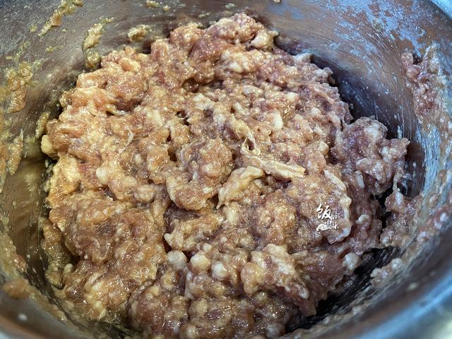 明日冬至，为家人第一次包饺子，鲜美多汁，不比饺子馆做得差