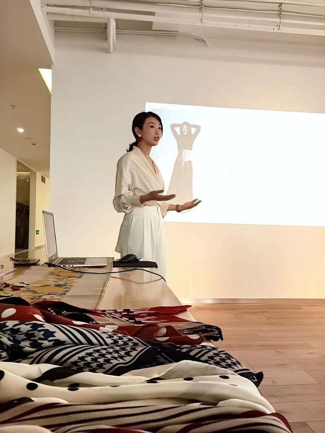 你的育儿经▲她孕期坚持每天自拍，记录下一个普通妈妈的孕期穿搭日记