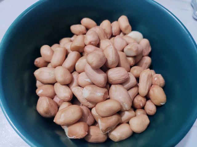 这样做肥而不腻，咸香软糯，加上花生，全家都喜欢