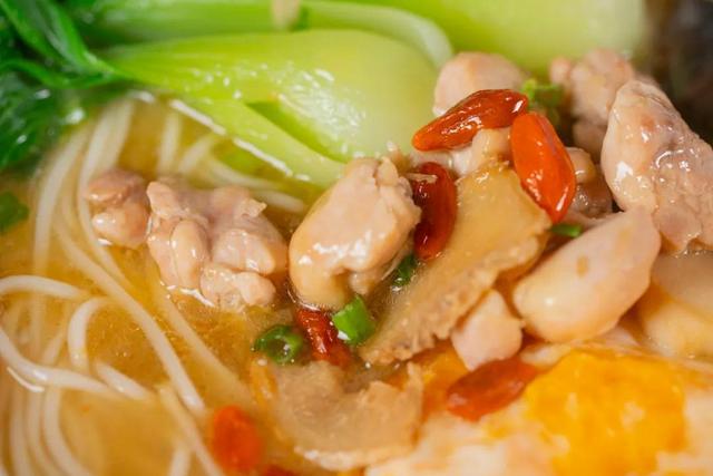 降温吃它温补又舒坦！两种油煮一碗面，鲜香浓郁超