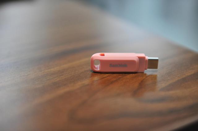 神仙配色的闪迪U盘