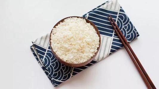 [超级宝妈]这些饮食“禁区”别碰，1岁前宝宝辅食禁忌，你可千万不要犯