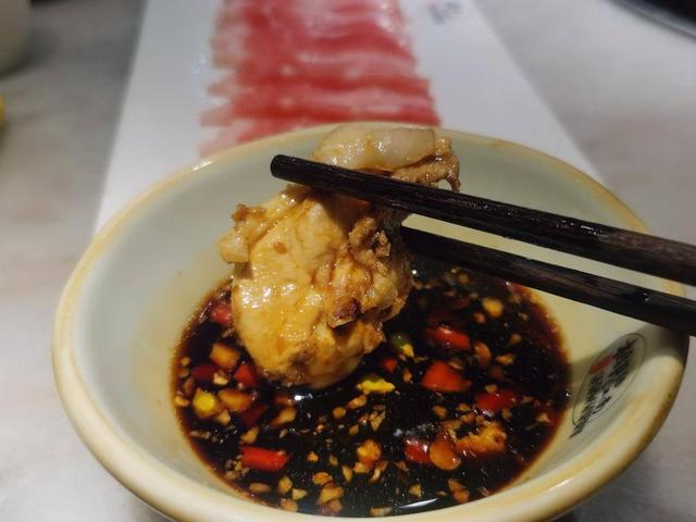 椰汁|不出南京也能穿越到三亚？网红椰子鸡真有这种神奇魅力？