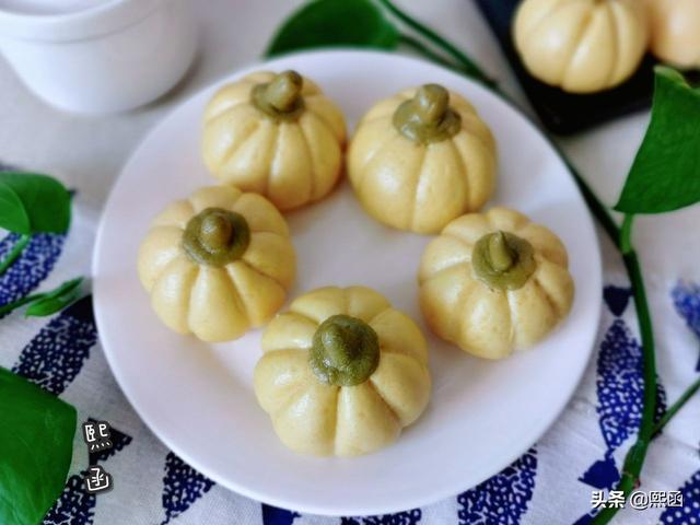 用南瓜做小馒头，只需1次醒发，香甜暄软有筋道，好看好吃还简单