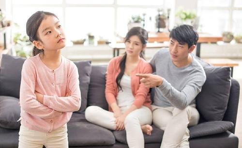 「超级宝妈」“总被打”和“从不打”的孩子，长大后的差距，家长们都应该知道