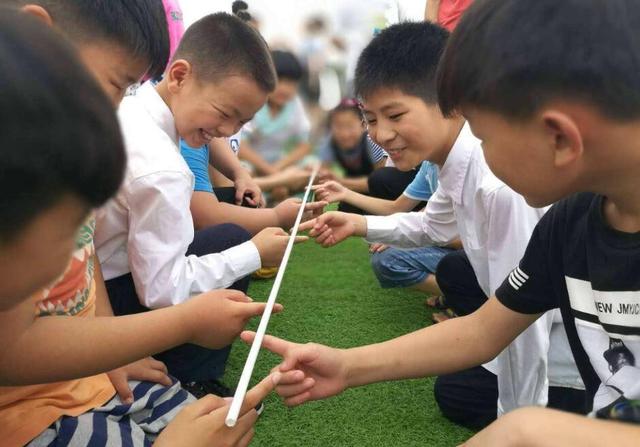 超级宝妈:交际能力如何培养?家长做好这3点,孩子将来远超同龄人一大截