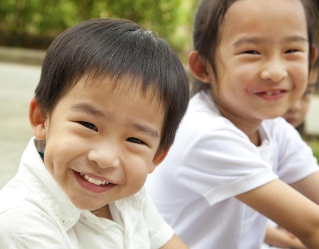 阳阳的家|太懂事的孩子真的快乐吗？别让孩子在本该天真的年纪“自我隐藏”