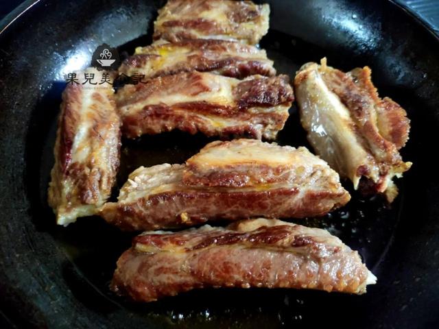 做排骨，有人先焯水，有人直接下锅，做法不同区别大，教正确做法