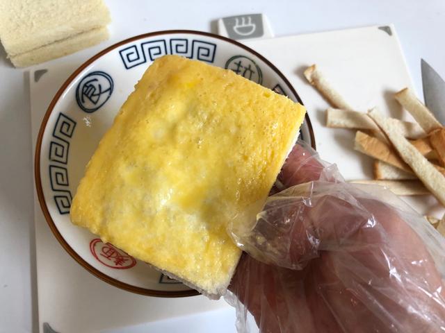 早餐不知道吃什么，试试这么做吐司，简单方便，比包子馅饼好吃