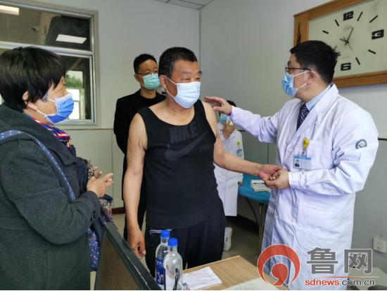 患者|上海华山医院手外科徐雷教授来菏泽博爱医院义诊