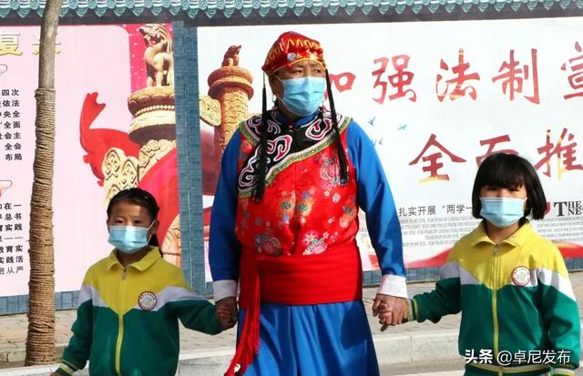 你的育儿经|卓尼幼儿园开园啦！直击“神兽归园”第一现场！