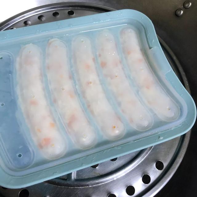 大眼睛的女孩|辅食课堂 | 买啥肉肠，自己做的安全又好吃