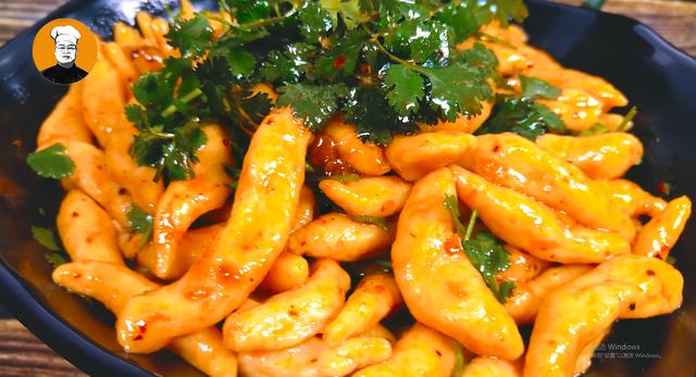 『愿为食客』孩子不爱吃胡萝卜，试试这样做，柔软筋道，4根胡萝卜不够吃