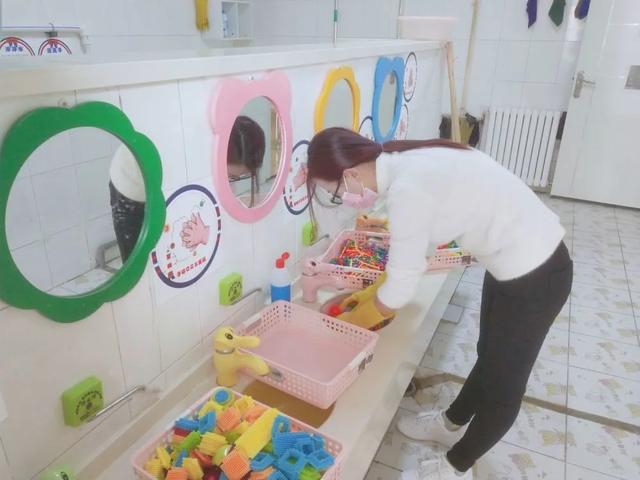 #你的育儿经#严格防控 筑牢病毒隔断屏障—县同和幼儿园全力做好疫情防控开学前消毒工作