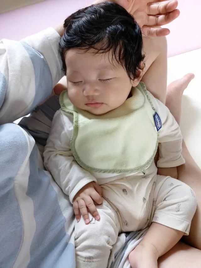 「超级宝妈」拜托，让高需求宝宝睡着吧！