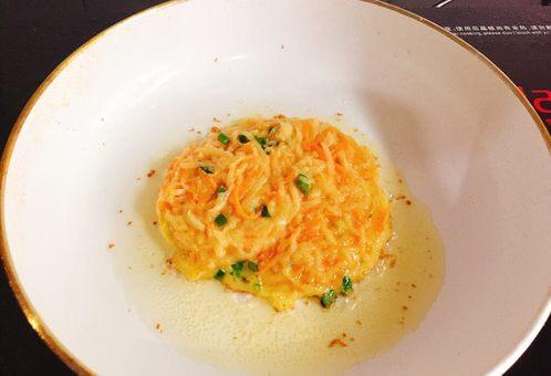 1个萝卜，2个鸡蛋，混合均匀上锅一煎，3天不吃馋得慌，非常香