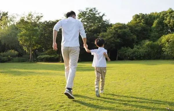 「暖先生格调」一位北大学霸母亲的24条教育手记，让孩子优秀并不难！