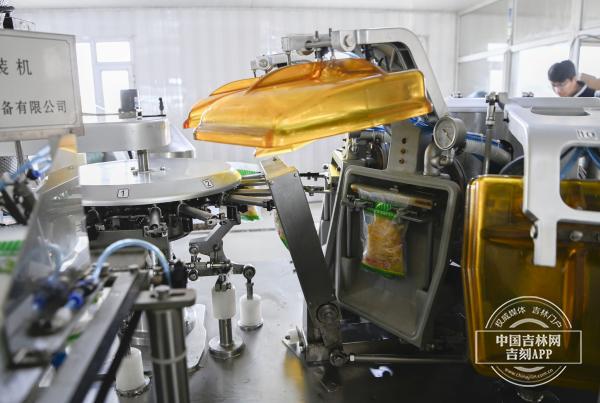 小酸菜如何撬开大市场