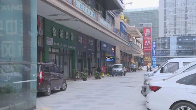 女士|乐山这对夫妻好郁闷，花近万元订制家具，