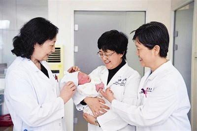 天使宝贝▲中国首位试管婴儿已32岁，来看现状和常人有差别吗？值得大家骄傲