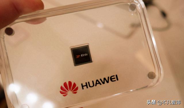 免费把世界第一高楼，变成华为的广告牌，只为吸引华为的“目光”