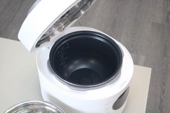 是电饭煲又是压力锅，臻米FY1技多不压身，让我爱上烹饪的感觉