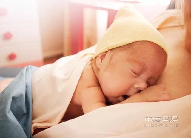 #你的育儿经#喂奶时被宝宝咬了是咋回事？该怎么处理？学学这几招吧
