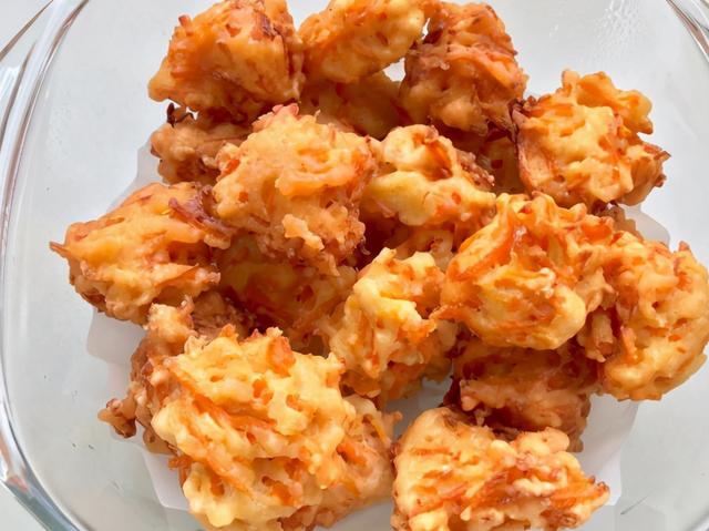 炸萝卜丸子，用淀粉用面粉都不对，这样做外酥里嫩，鲜香味美