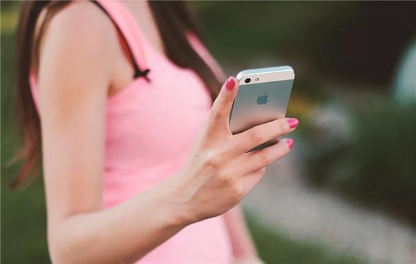 「环球网」就等苹果官宣史上最便宜新机了！iPhone 9现身美国Verizon页面