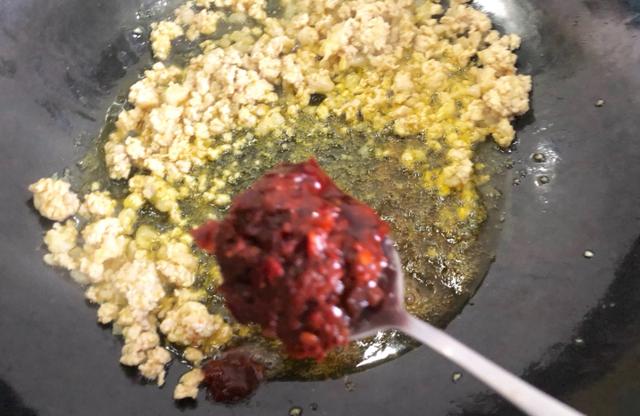 麻婆豆腐在家这么做，麻辣鲜香，不愧为下饭界“扛把子”