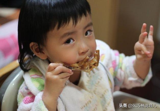 你的育儿经|4岁娃嘴里“臭味不断”，医生：无知的爱就是伤害，家长快住手