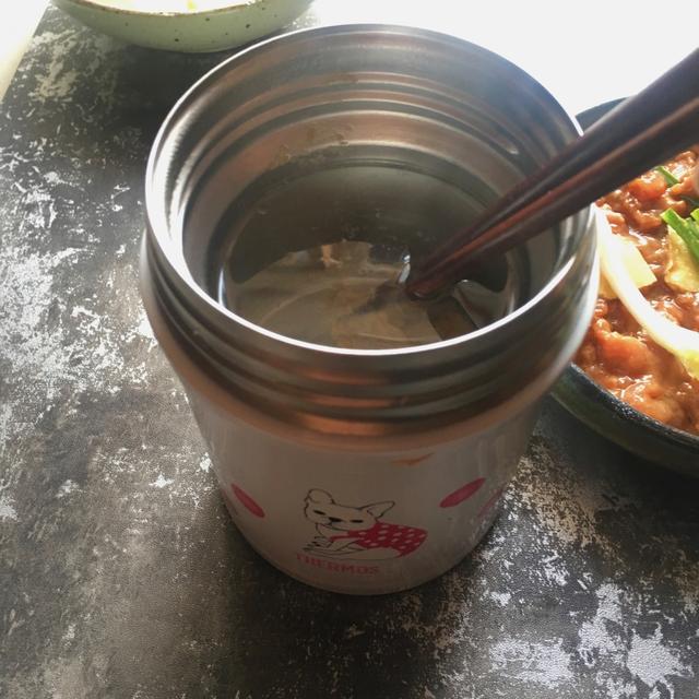 寒冬的水煮肉片可以吃的手舞足蹈，酣畅淋漓，美味鲜香，值得拥有