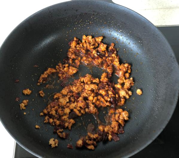 一道家常下饭菜，不仅好做还好吃，动手做起来