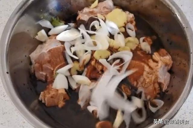 酱牛肉时，切记"1腌2泡"，做对了，牛肉不柴不腥，酱香又入味