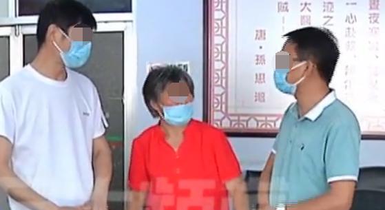 我爱我家|换尿不湿全是血!医院称“脐带粗”,家长质疑:为啥反复扎3次?